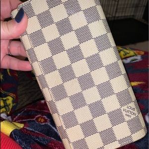 Luis Vuitton wallet
